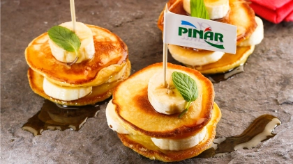 Ekşi Kremalı Muzlu Pancake Tarifi