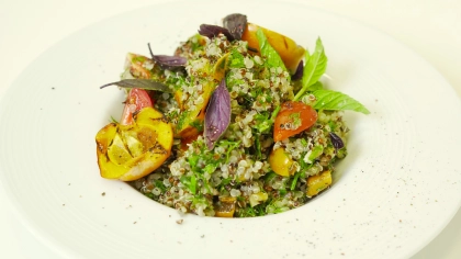 Yenidünyalı Kinoalı Salata Tarifi