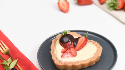 Çilekli Kalp Tart Tarifi