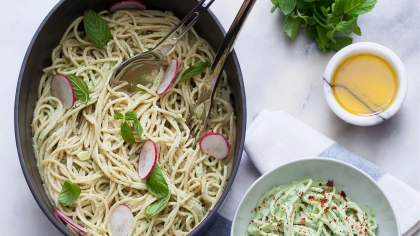 Taze Otlu Spagetti Tarifi