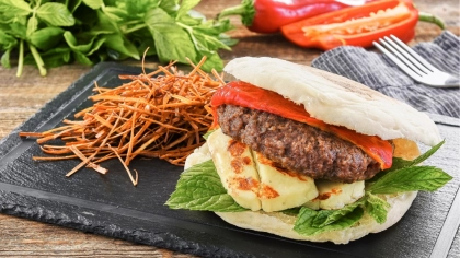 Pratik Bazlama Burger Tarifi