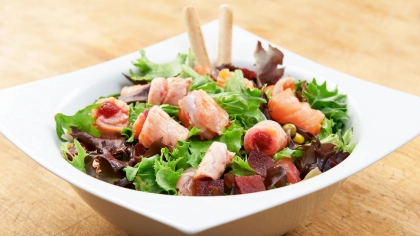 Narenciye Soslu Somon Salatası Tarifi