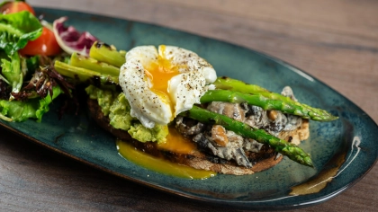 Kuşkonmaz ve Avokadolu Açık Sandviç Tarifi